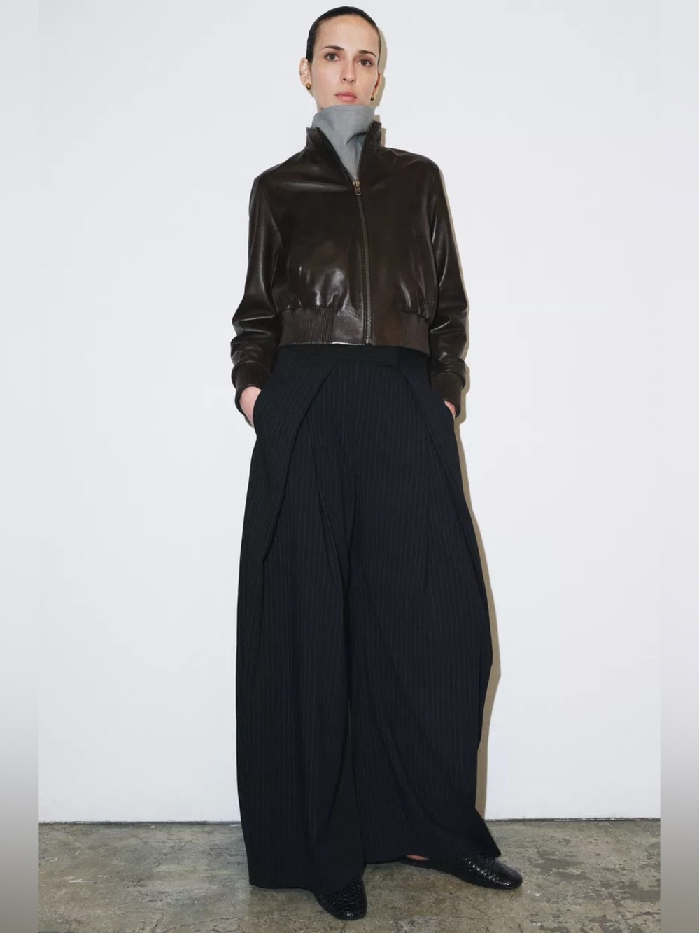 NEW. Zara Pinstripe Pleated Wide Leg Pants. NWT